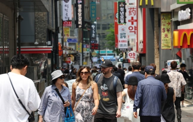 What Makes Seongsu So Hot?