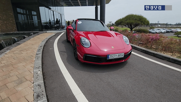 포르쉐 &#39;타이칸 터보 크로스 투리스모&#39;