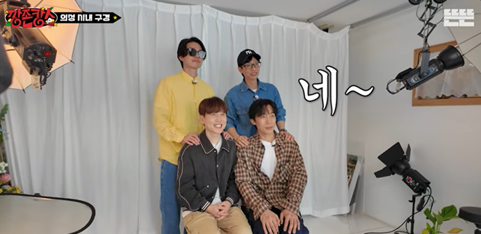 사진관에서 남긴 한 컷? 아니&amp;#44; 두 컷1