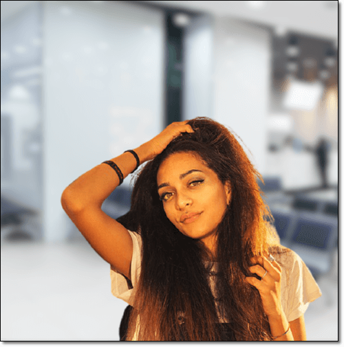 간 질환으로 황달이 있는 여성