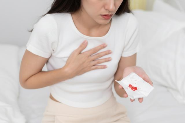 폐색전증 전조증상 가래에 피