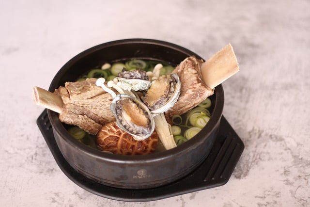 전복, 갈비탕, 뚝배기, 파, 버섯