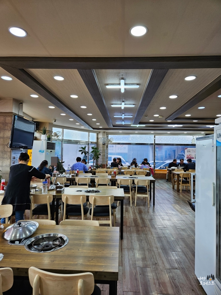 백청우 칼국수 봉담점 분위기