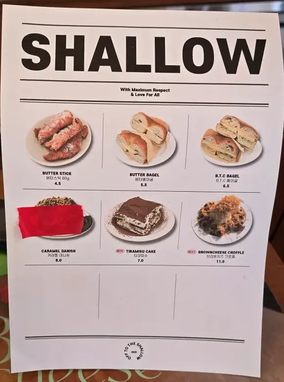 Shallow 메뉴판: 디저트 사진이 크게 나와있는 디저트 메뉴판