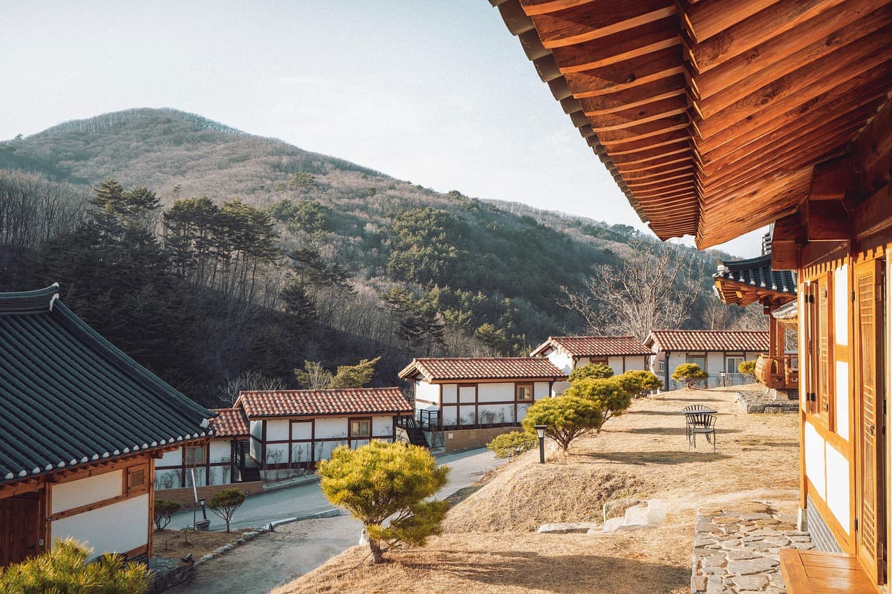 자개 공예의 눈부신 기술, 나전칠기 제작 기법과 복원 사례