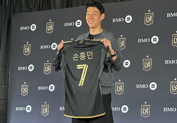 유니폼 판매량과 티켓 가격 변화