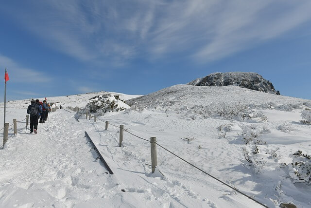 한라산탐방예약 시스템, 등산코스, 한라산 CCTV