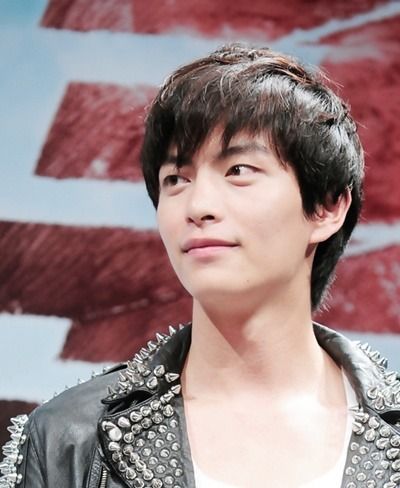 배우 이민기
