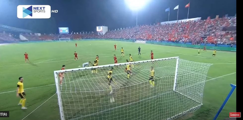 박항서호, 베트남 말레이시아 축구 골들어가는 장면