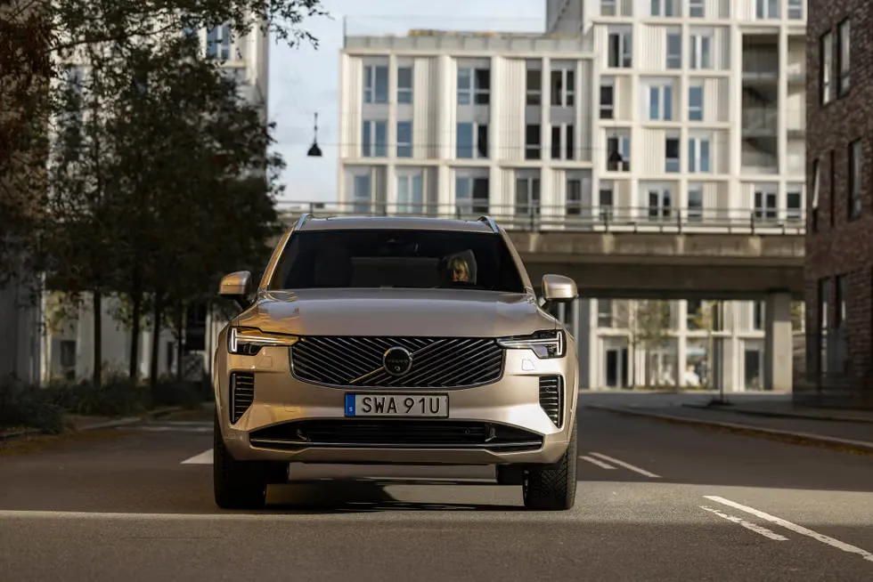 볼보 XC90 이미지