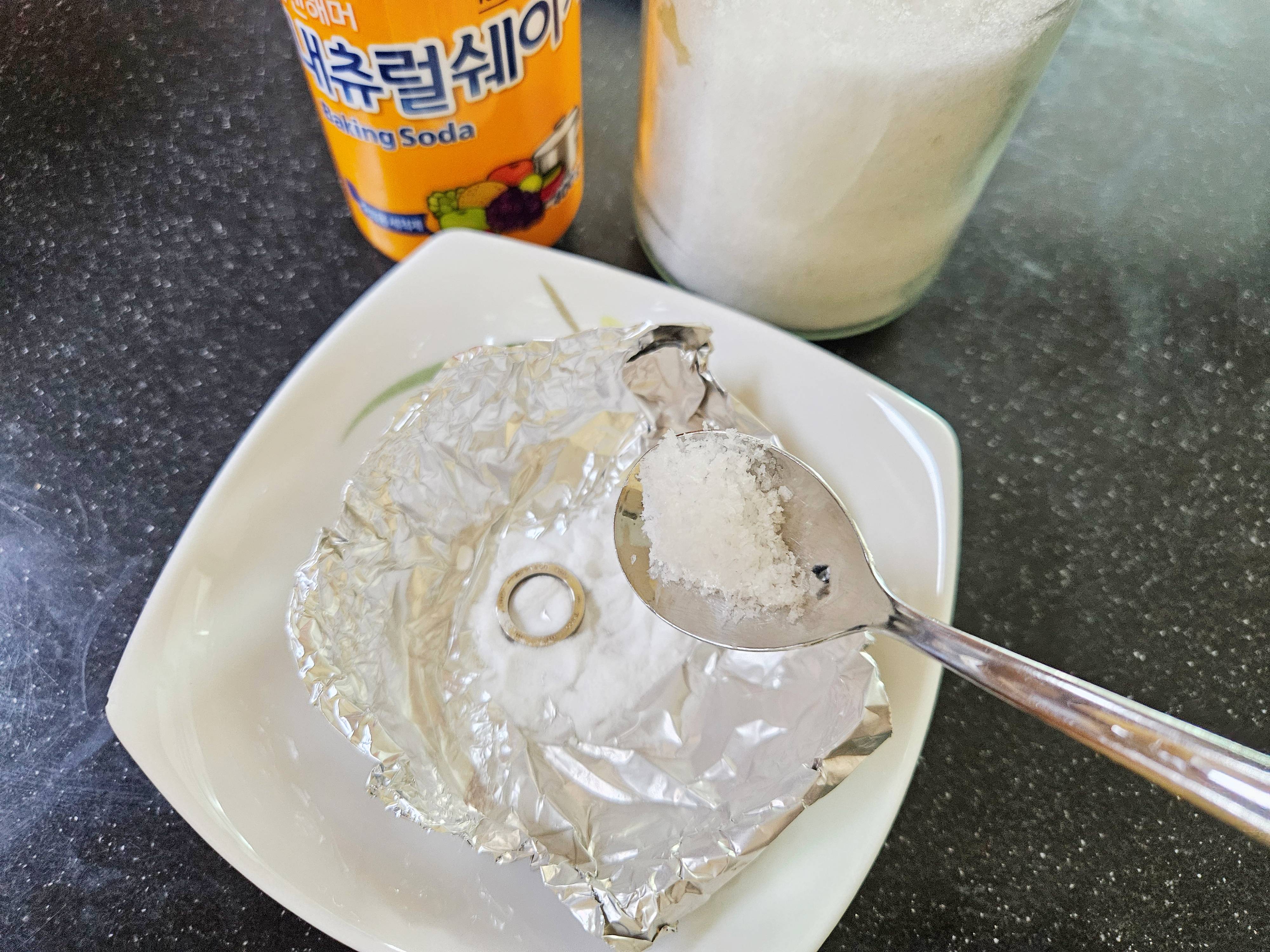 티파니은세척-베이킹소다-소금-알루미늄포일-은제품-팬던트-은세척-티파니-목걸이-은제품-세척-폴리싱