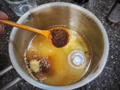 심플시럽 만들기 2단계: 재료를 잘 섞어주기