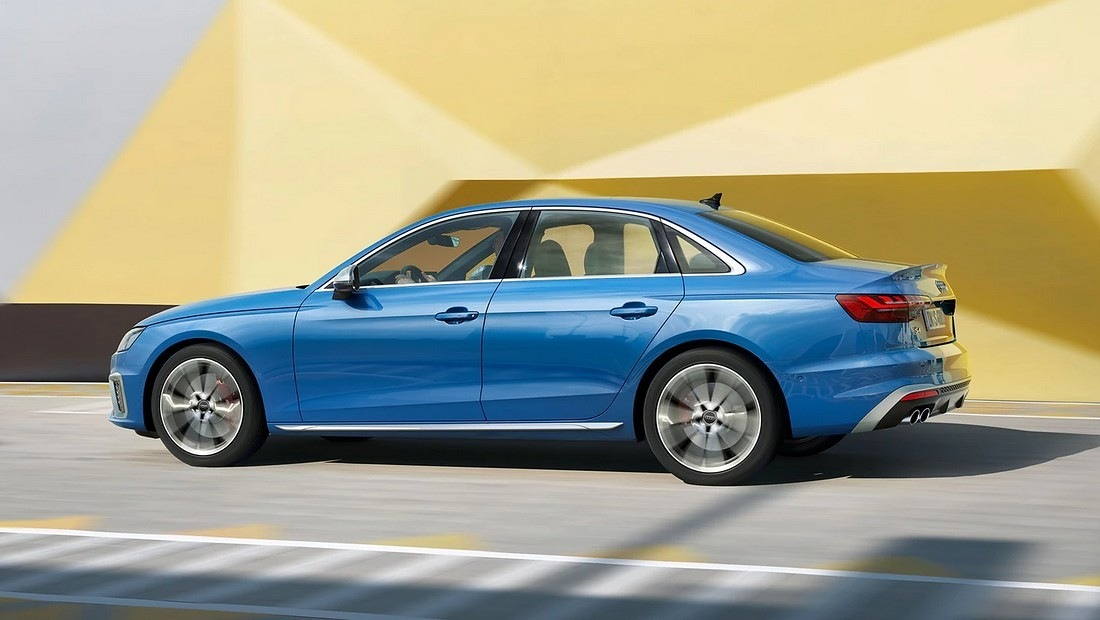 아우디 S4