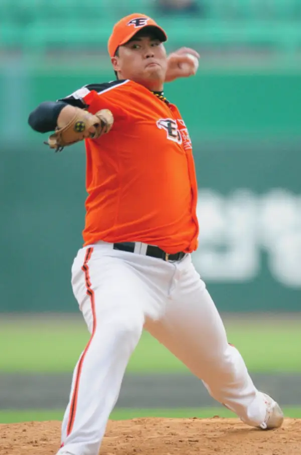 한화 류현진 피칭 모습