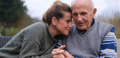 고령화 사회에서 뜨는 실버 산업 직업노인 대상 헬스케어, 케어매니저, 스마트 실버테크 등 미래 유망 직업