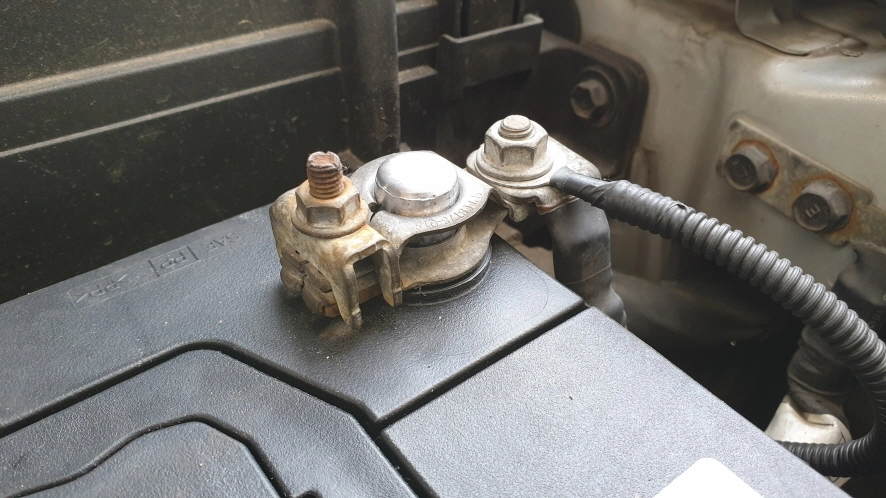 마이너스 단자 터미널 연결 모습