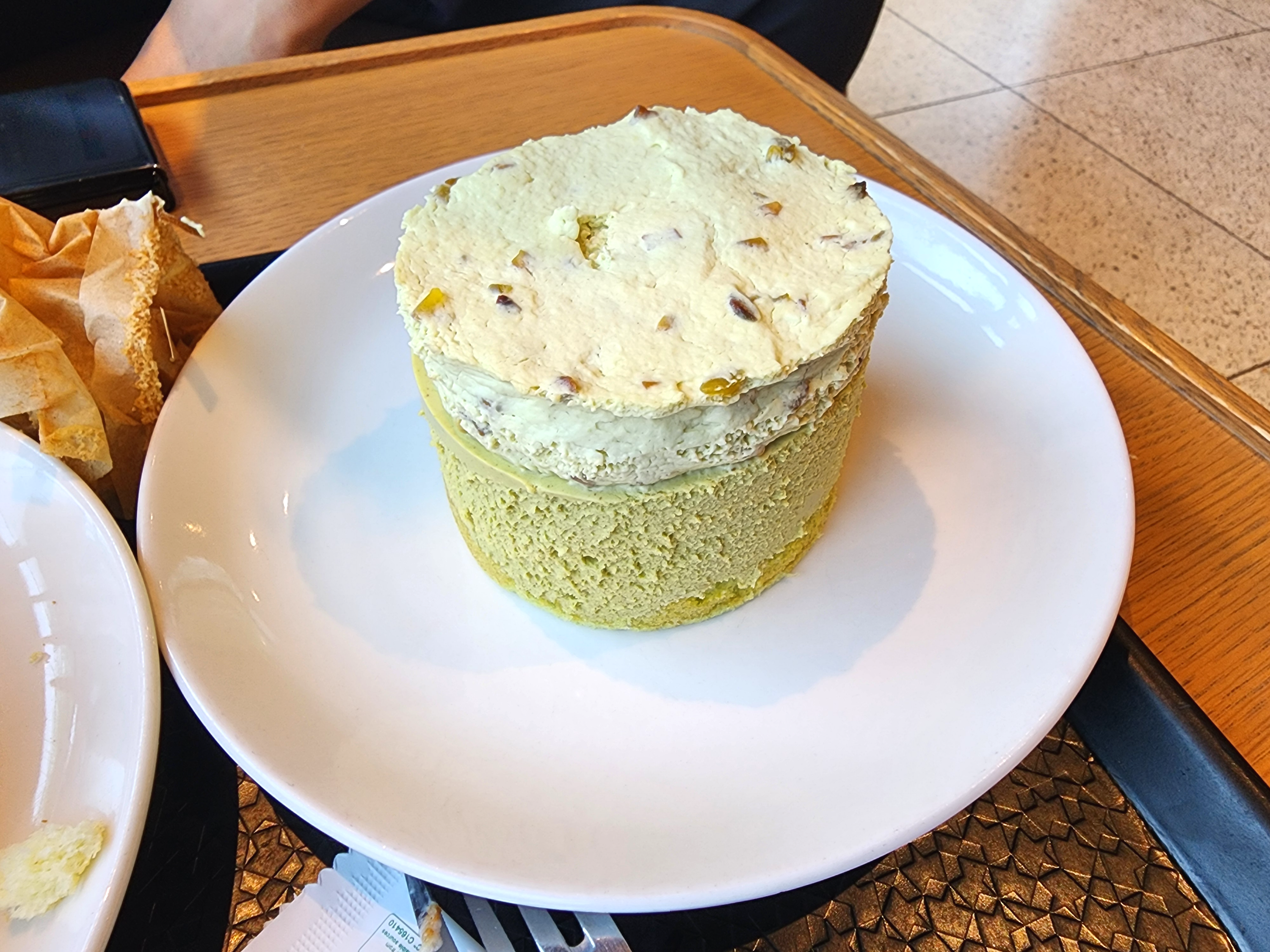 스타벅스피스타치오무스케이크