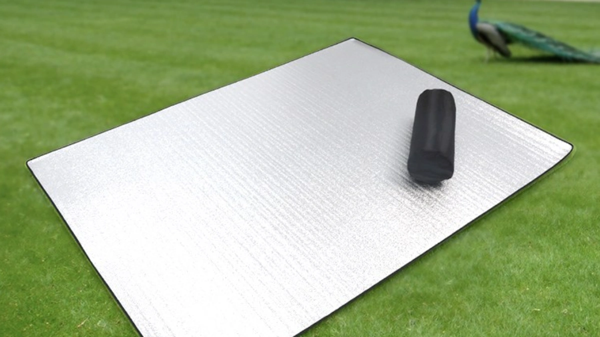 야외 축제에 활용도가 많은 젒이식 돗자리