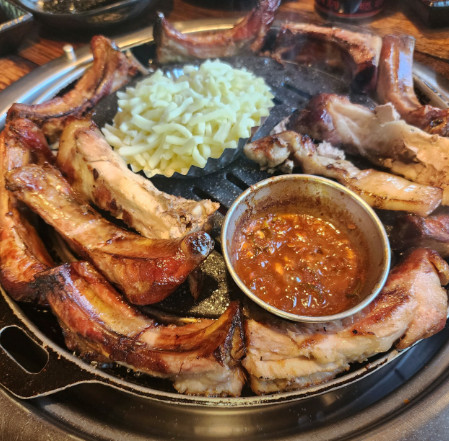 생방송투데이 맛있는퇴근 캠핑 감성 바비큐 김해 맛집