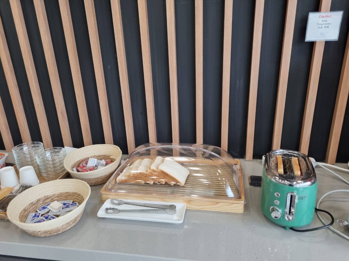 [강원도 고성 여행] 서핑 여행/ 무료조식 인피니티풀 &amp;#39;파랑뷰 호텔&amp;#39;/ 속초중앙시장