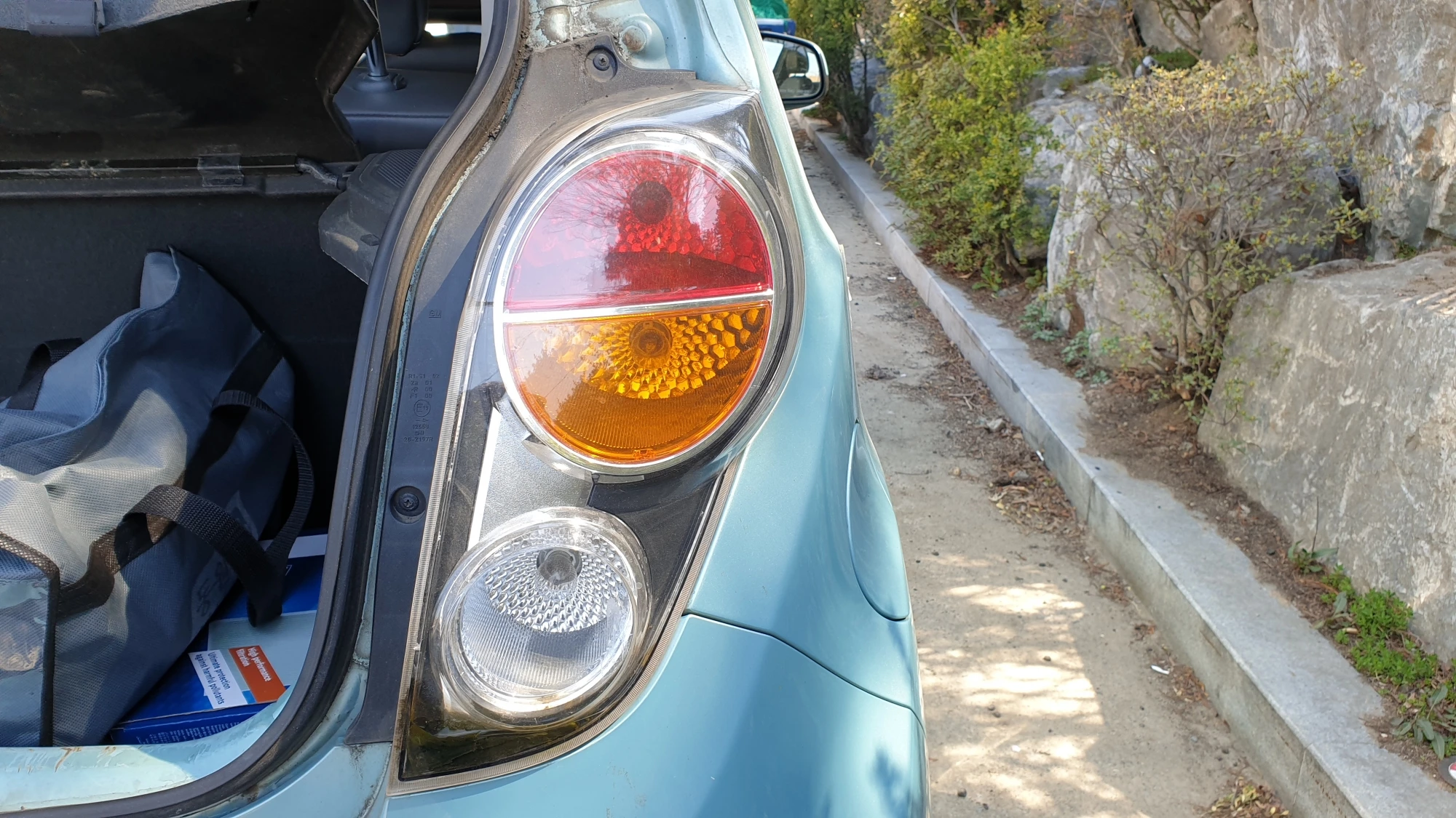 브레이크등 겸용 미등 램프 교체 완료 모습