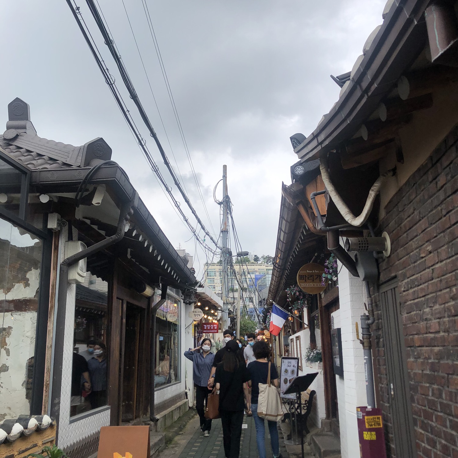 과거와 현재가 잇는 낭만 산책: 서울 인사동 감성 데이트 코스 완벽 가이드