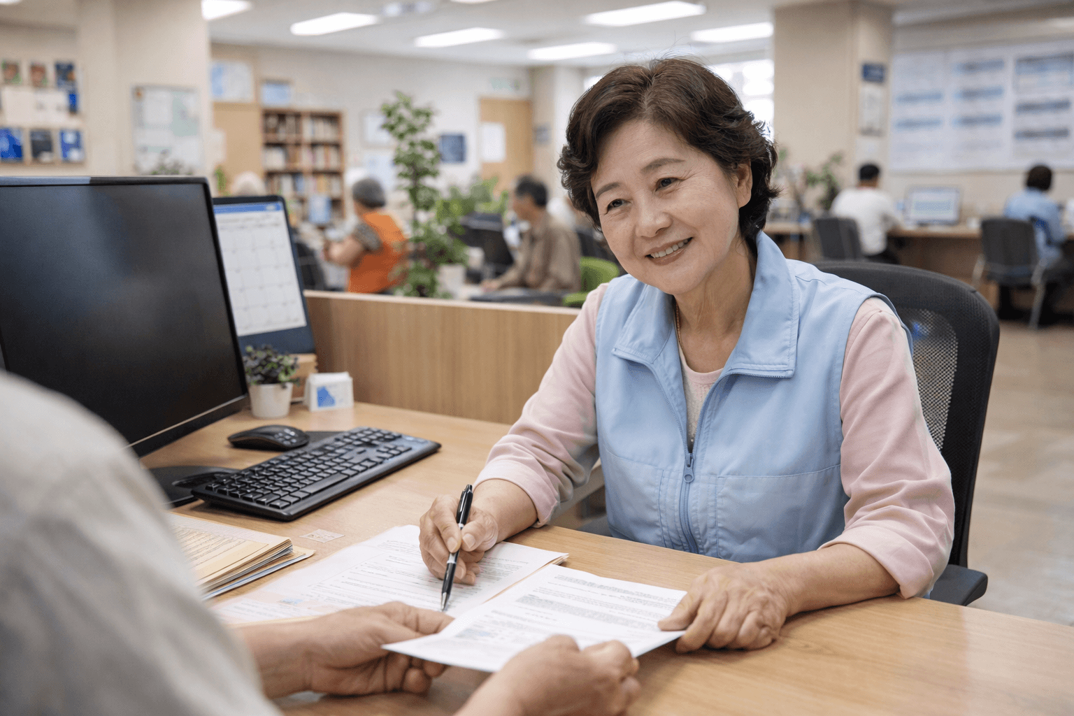 시니어 공공 일자리중 상담을 하는 역활