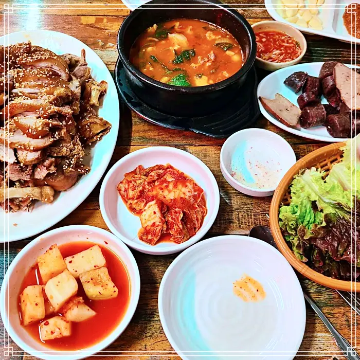 생방송 투데이 마포, 공덕 20년째 골목을 지킨 전통의 맛 한방 족발 맛집