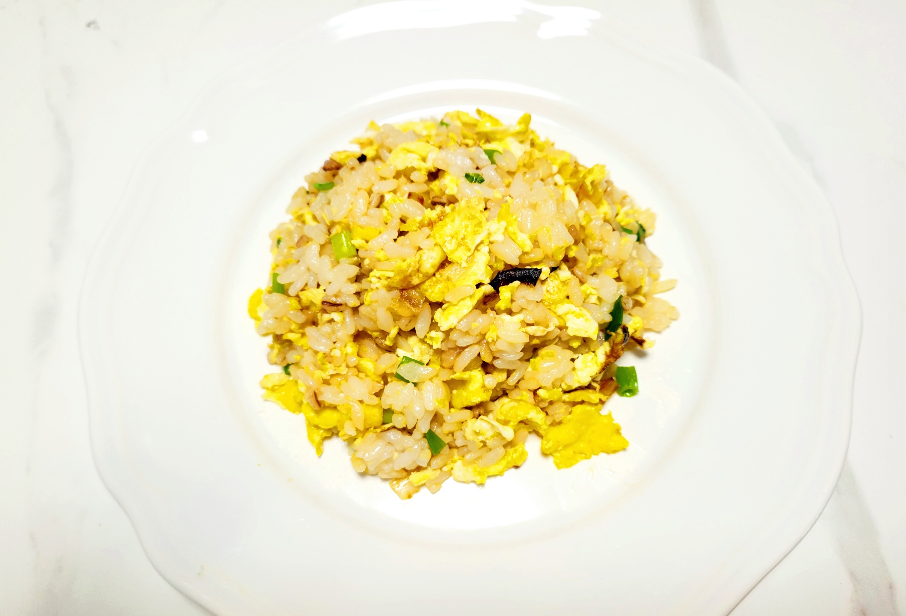 계란밥을 보여주는 이미지