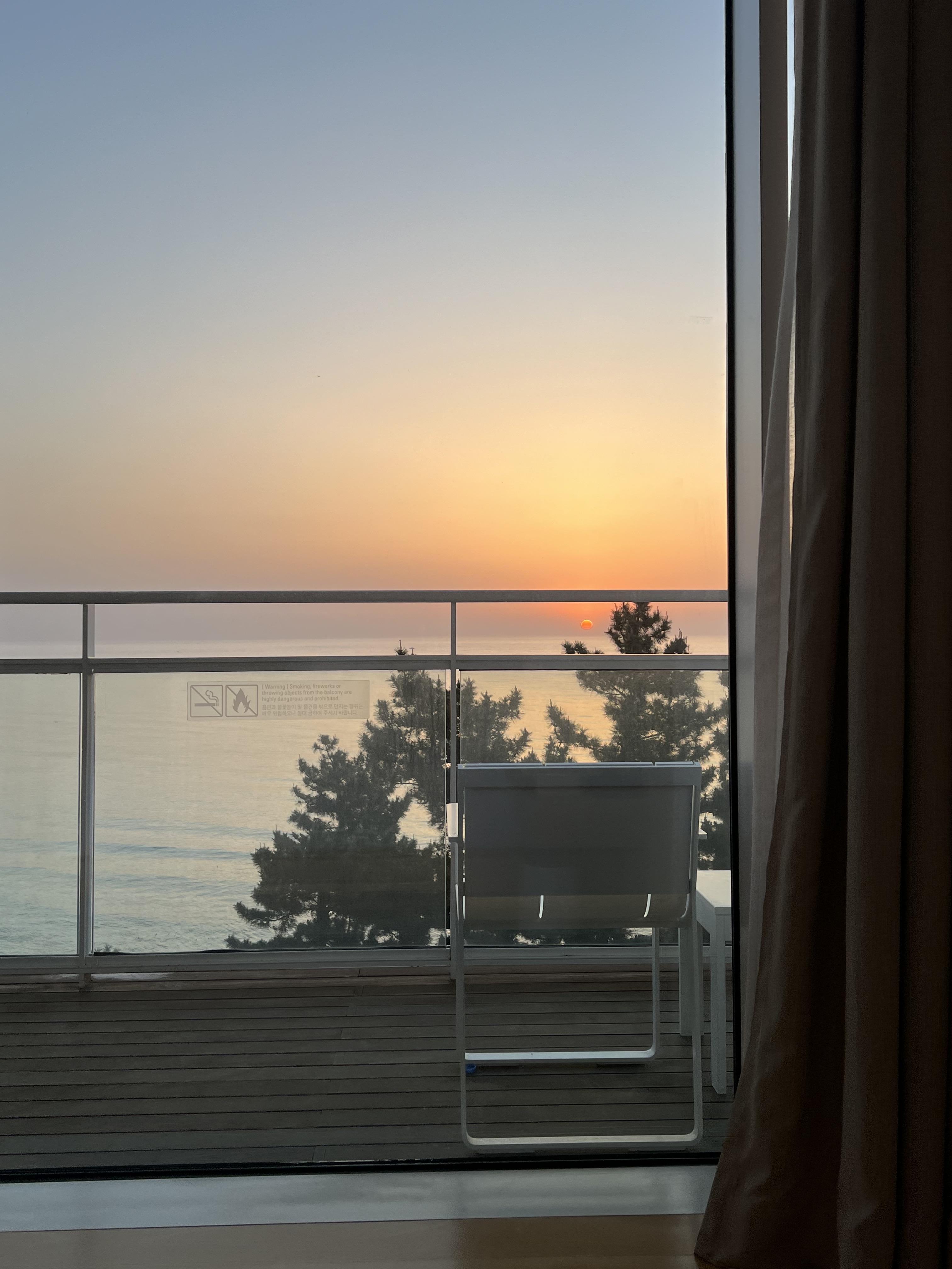 강릉-씨마크호텔-코너스위트-오션뷰-해돋이-일출