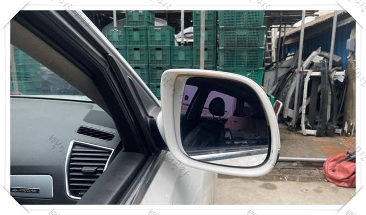 아우디 Q5(1세대) 조수석 사이드미러 거울부 수리 전 후