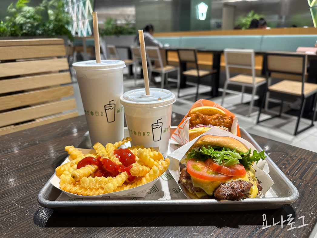 쉑쉑버거 쉑쉑 쉐이크쉑 쉐이크쉑햄버거 햄버거맛집 동탄맛집 동탄 동탄데이트 동탄햄버거 동탄수제버거 동탄맛집추천 동탄롯백 동탄롯백맛집 동탄롯데백화점 동탄롯데백화점맛집 동탄가볼만한곳