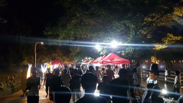 먹을거많은야시장