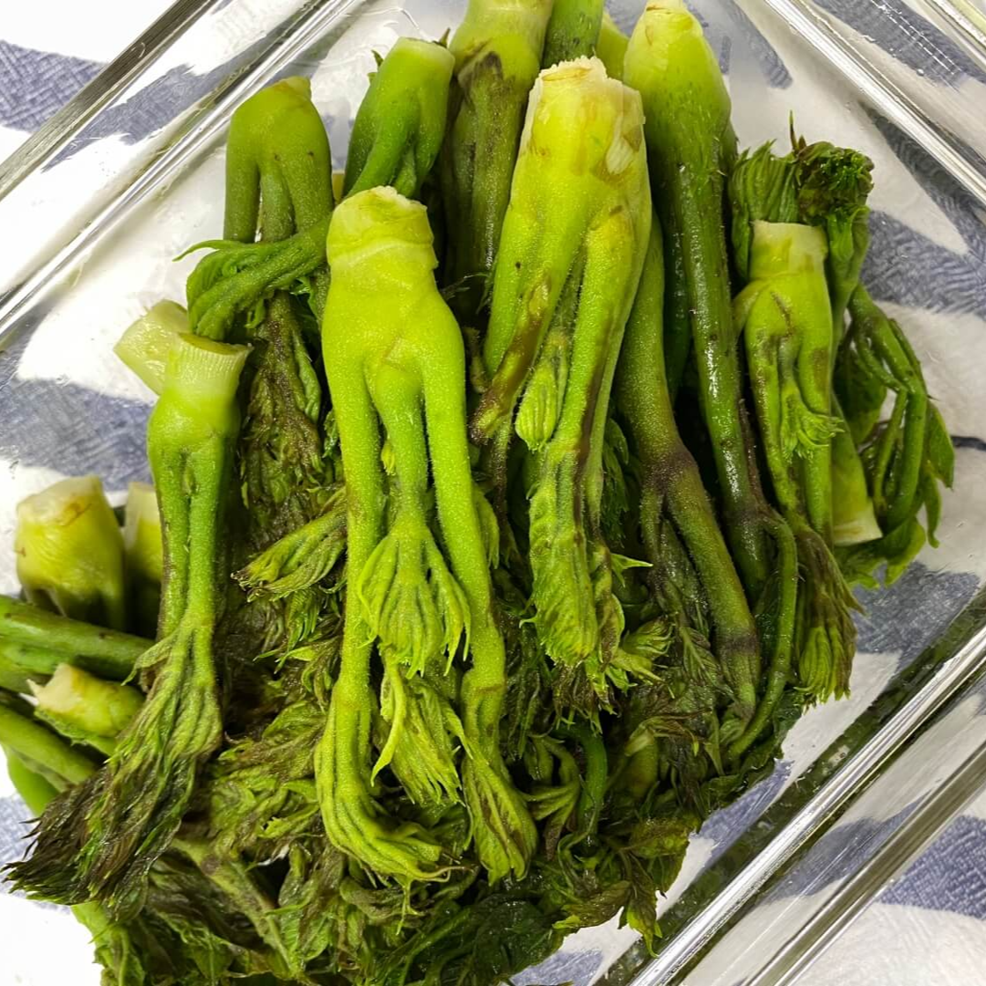 데친 두릅