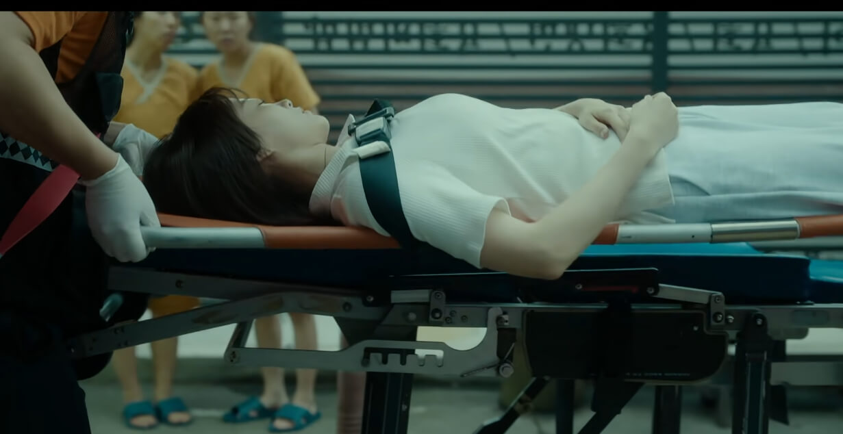 구급차에 실려가는 다해