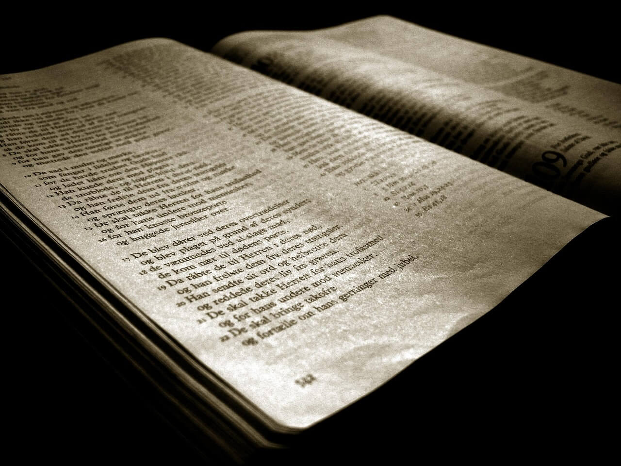 성경에 나타난 경제관념 출애굽기의 성막 경제와 열왕기상의 성전 경제 비교