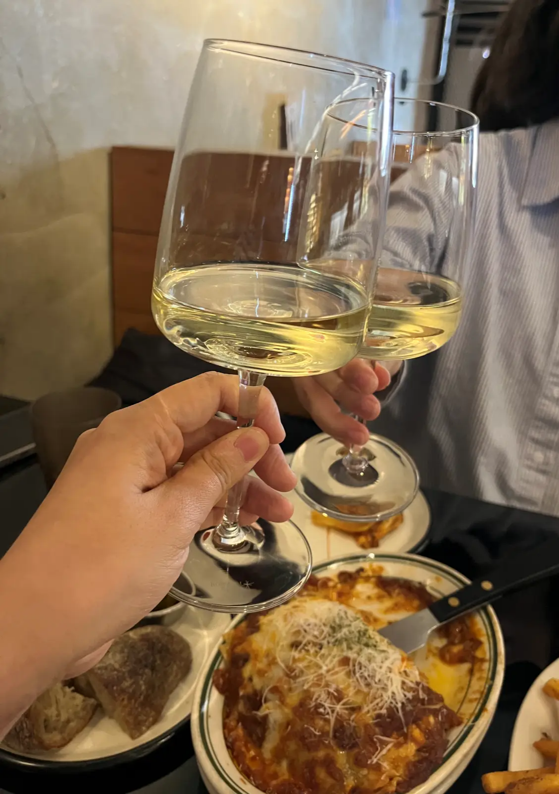 문래-솔트앤페퍼-와인잔-짠-사진