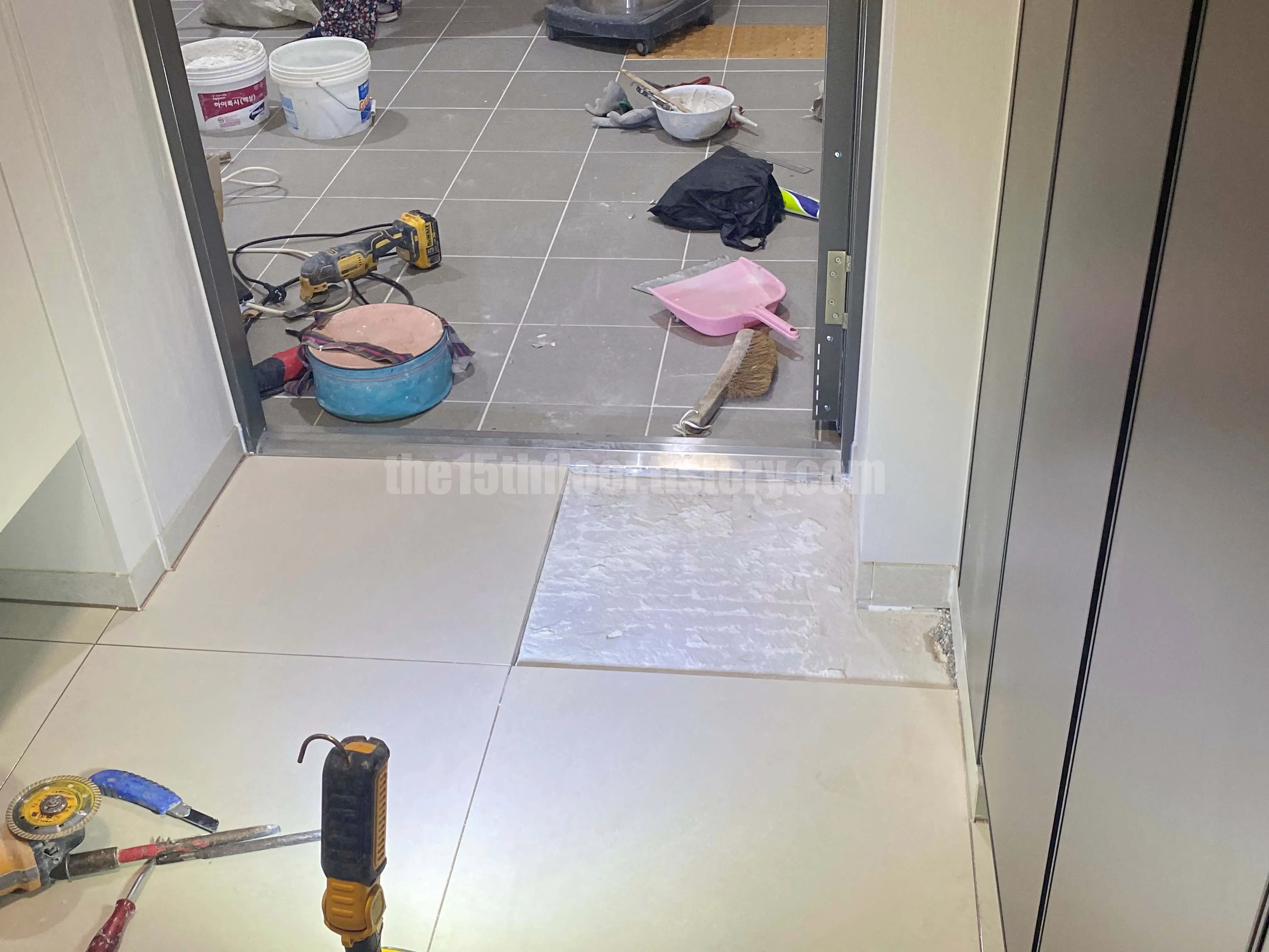 타일 부분 교체 방법 3.