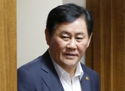 최경환 무소속 출마 배경 여론조사 상황