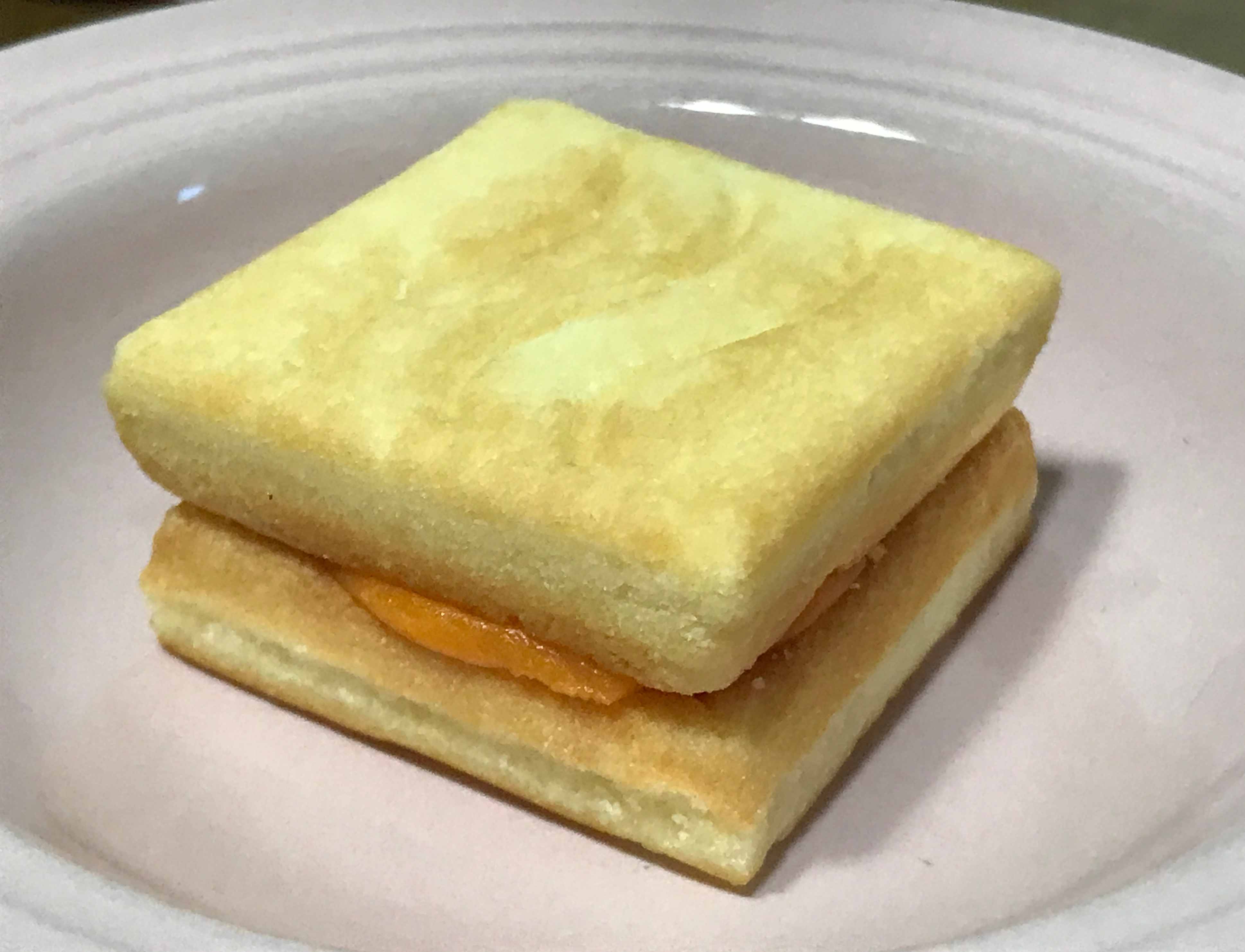 치즈샌드 옆모습