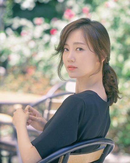 배우 신현빈