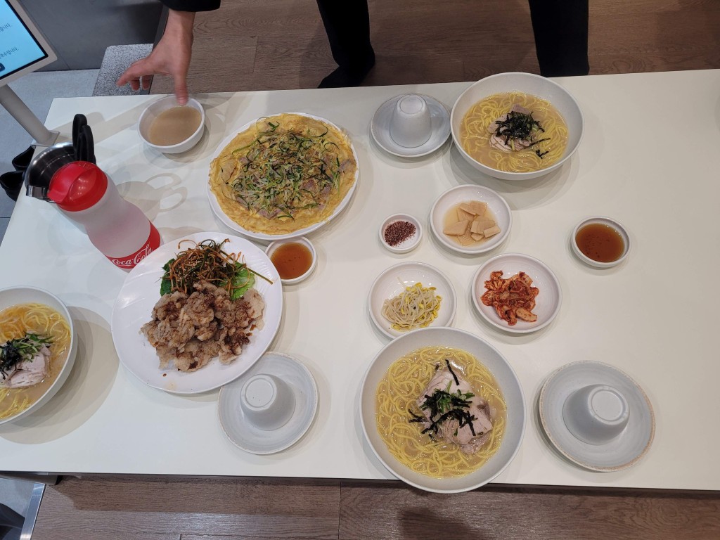 제주 도도리고기국수 육파전 메뉴 모습