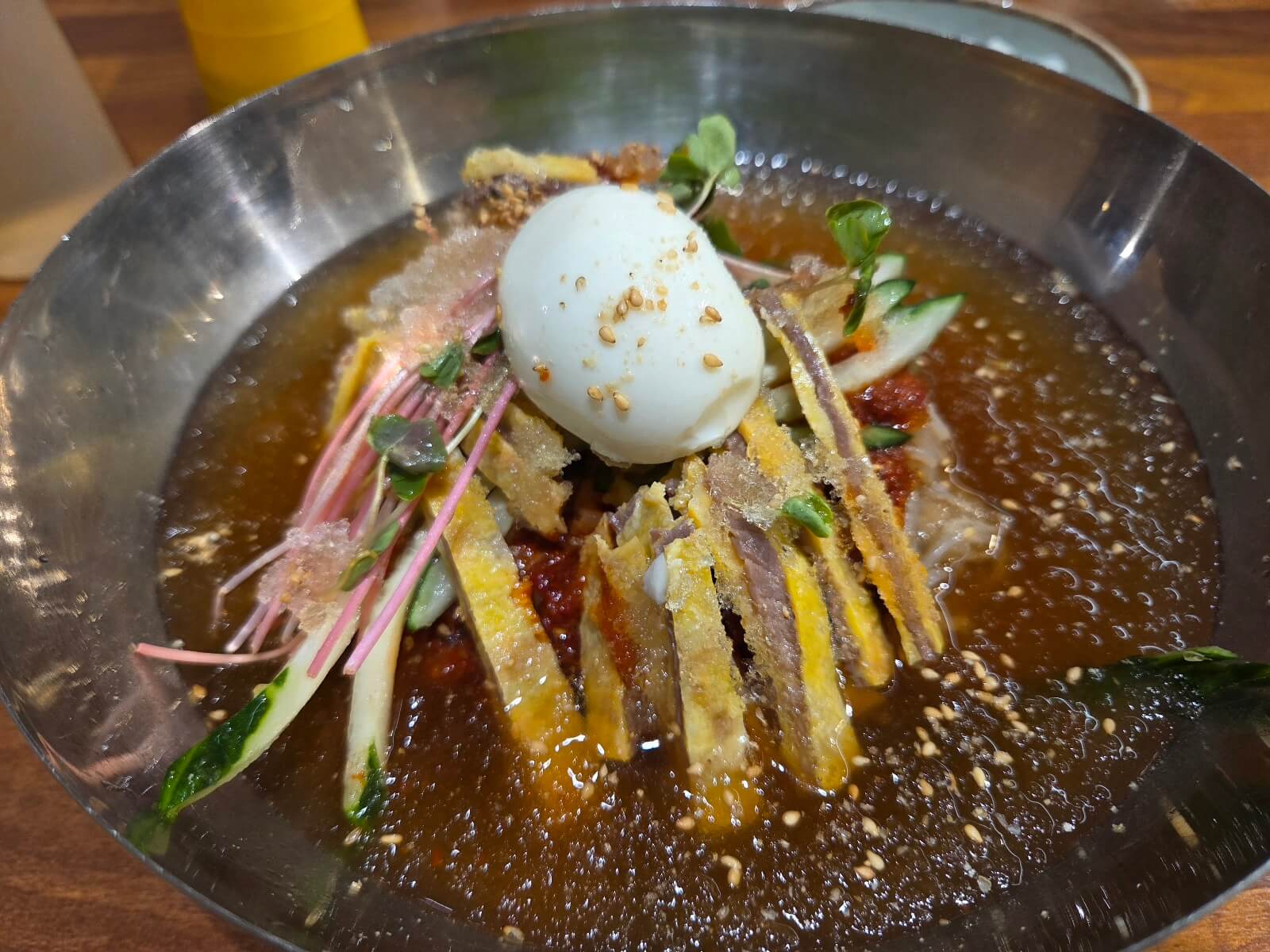 살얼음이 동동 살아있는 육전 물밀면