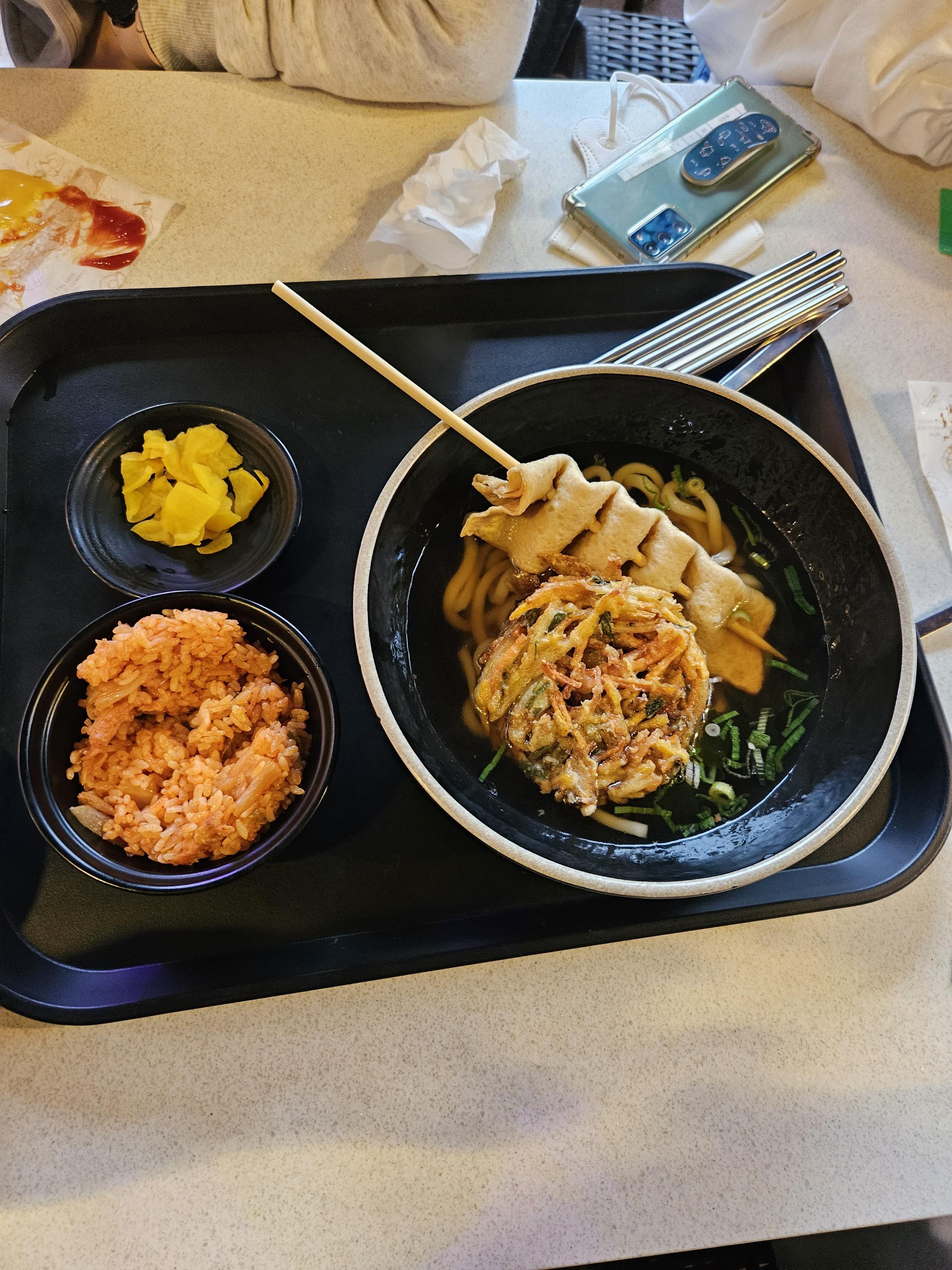 우동과 볶음밥
