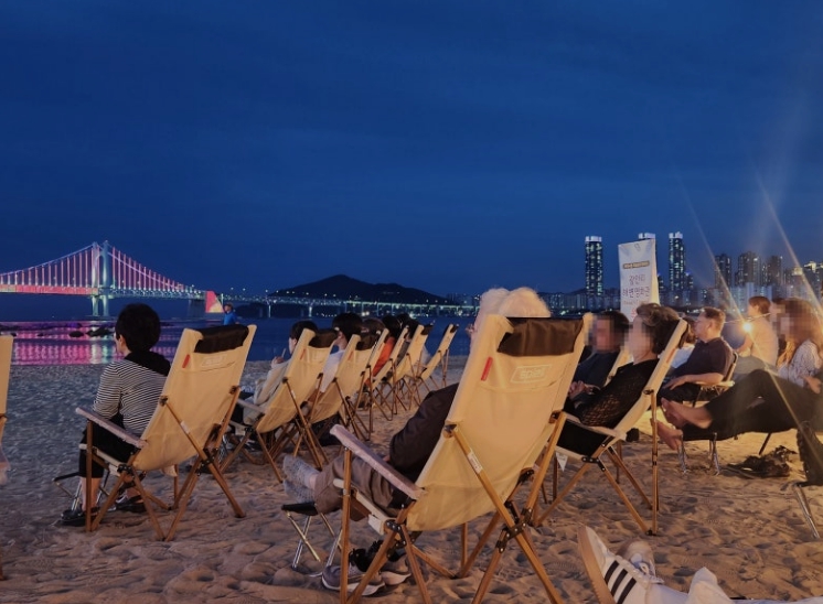 광안리-해수욕장-야외-영화관