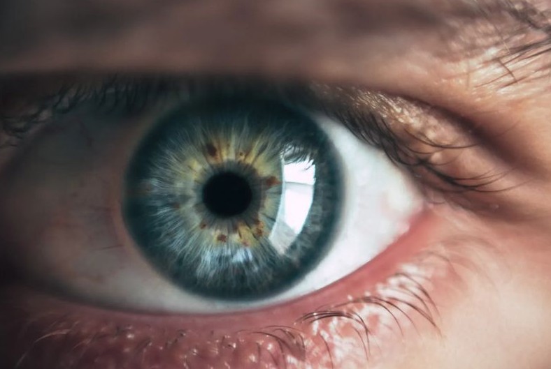 눈알이 빠질듯이 아픈이유