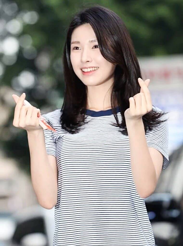 배우-하영