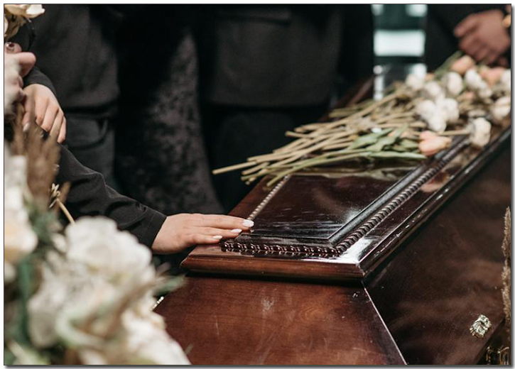 슬퍼하는 가족들