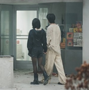 아이유LOVEWINSAL 가사 노래 등장에 나오는 뮤비 해석 비하인드