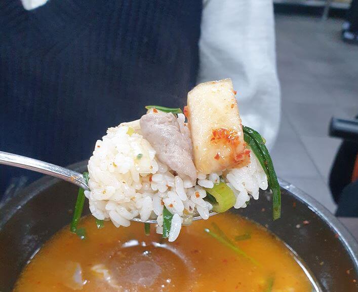 밥-말아서-깍두기랑-한-입